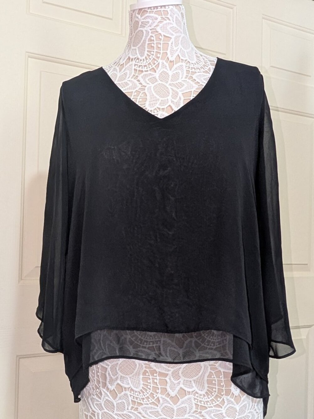 Jennifer Lopez Black Sheer Chiffon High Low Bell Sleeve Blouse Medium